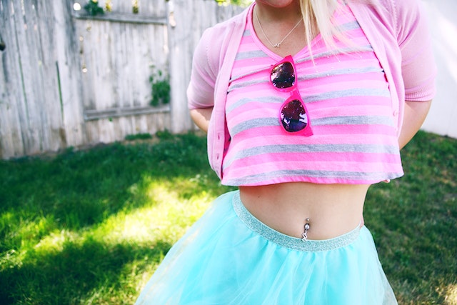 belly button piercing top and bottom